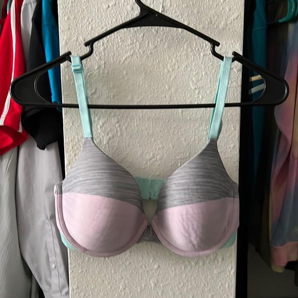 Victoria’s Secret uplift semi Demi Bra - Picture 1 of 8